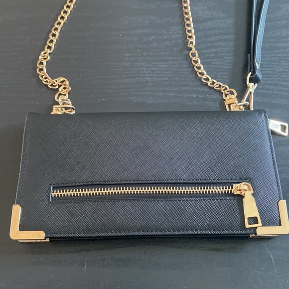 Black crossbody - Picture 2 of 3